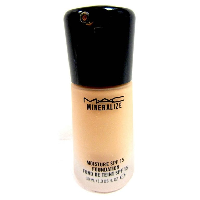 MAC Mineralize Moisture SPF15 Foundation