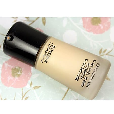 MAC Mineralize Moisture SPF15 Foundation
