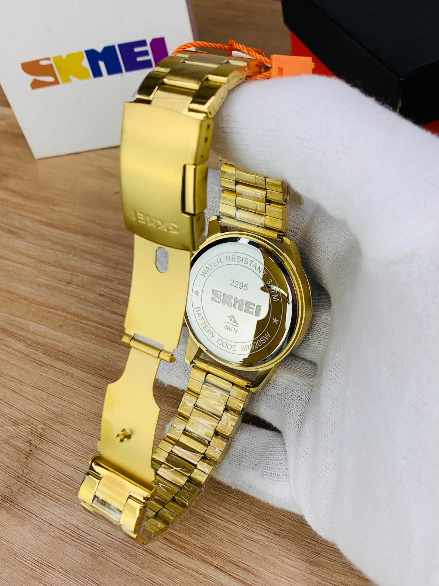 Skmei 2295-G-CH-WHT Metal Band Men Watch
